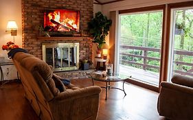 Modern Cabin With Hot Tub Grill Lake Beach Wineries Hiking Fishing And Hershey Park Family And Pet Friendly Superhosts On Ab&B